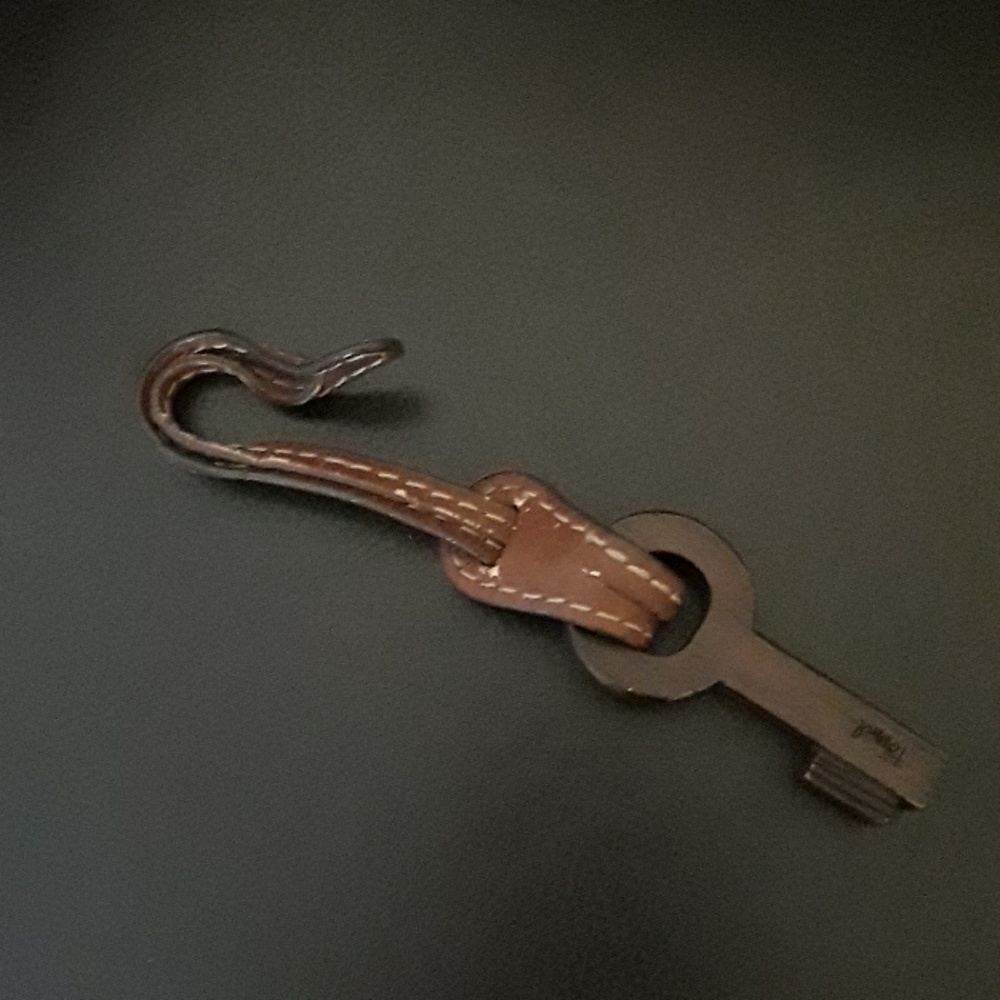 Fossil Key Chain - Picture 4 of 5